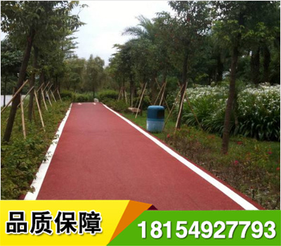 新疆雷辰恒星承接停車位劃線、道路熱熔劃線、市政道路劃線.